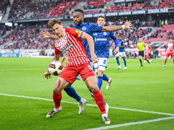 Maximilian Eggestein (SC Freiburg) und Moussa Sylla (FC Schalke 04) im Zweikampf waehrend des spiels der 1. Bundesliga zwischen Club Freiburg und FC Schalke 04, Europa-Park Stadion am 11. October 2026 in Freiburg im Breisgau, Deutschland. (Foto von Harry Langer DeFodi Images) +++ Maximilian Eggestein (SC Freiburg) und Moussa Sylla (FC Schalke 04) battle for the ball during the Bundesliga match between Sport-Club Freiburg and FC Schalke 04 at Europa-Park Stadion on October 11, 2026 in Freiburg im Breisgau, Germany. (Photo by Harry Langer DeFodi Images) DFB DFL REGULATIONS PROHIBIT ANY USE OF PHOTOGRAPHS AS IMAGE SEQUENCES AND OR QUASI-VIDEO. (Photo by Harry Langer DeFodi Images) DFB DFL REGULATIONS PROHIBIT ANY USE OF PHOTOGRAPHS AS IMAGE SEQUENCES AND OR QUASI-VIDEO. -