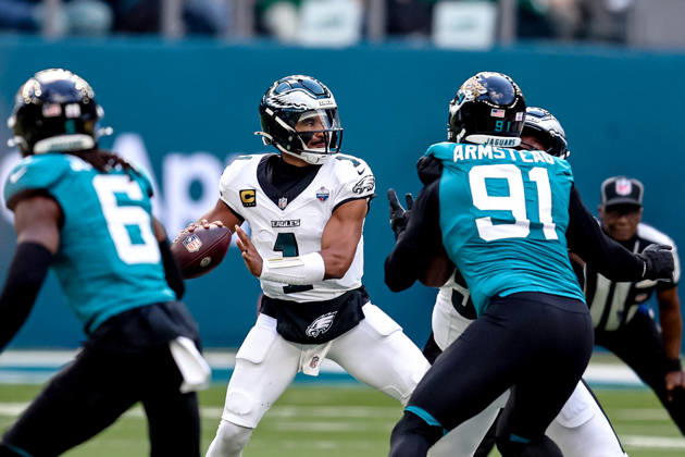 Jacksonville Jaguars v Philadelphia Eagles, International Series Philadelphia Eagles quarterback Jalen Hurts (1) in action during the International Series match between Jacksonville Jaguars and Philadelphia Eagles at Tottenham Hotspur Stadium, London, UK on 11 October 2026. London Tottenham Hotspur Stadium London UK Editorial use only , Copyright: xManjitxNarotrax PSI-24992-0026