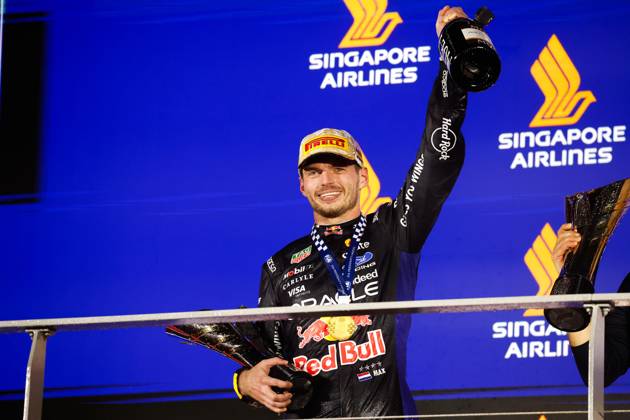 VERSTAPPEN Max (nld), Red Bull Racing Ford RB22, portrait Singapore 2026 Singapore 2026 81 PIASTRI Oscar (aus), McLaren F1 Team MCL40, action 01 NORRIS Lando (gbr), McLaren F1 Team MCL40, action Singapore 2026 Singapore