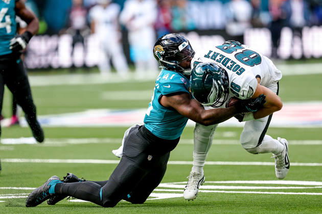 Jacksonville Jaguars v Philadelphia Eagles, International Series Philadelphia Eagles tight end Dallas Goedert (88) tackled by Jacksonville Jaguars defensive end Josh Hines-Allen (41) during the International Series match between Jacksonville Jaguars and Philadelphia Eagles at Tottenham Hotspur Stadium, London, UK on 11 October 2026. London Tottenham Hotspur Stadium London UK Editorial use only , Copyright: xManjitxNarotrax PSI-24992-0047