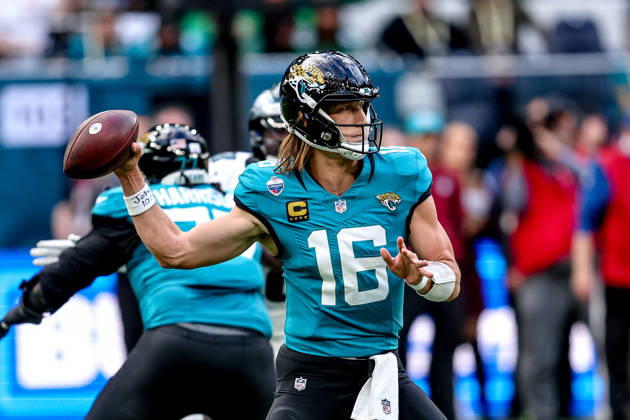 Jacksonville Jaguars v Philadelphia Eagles, International Series Jacksonville Jaguars quarterback Trevor Lawrence (16) in action during the International Series match between Jacksonville Jaguars and Philadelphia Eagles at Tottenham Hotspur Stadium, London, UK on 11 October 2026. London Tottenham Hotspur Stadium London UK Editorial use only , Copyright: xManjitxNarotrax PSI-24992-0056