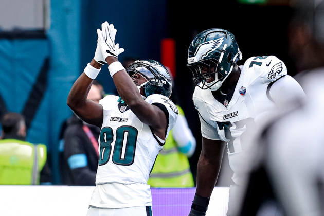 Jacksonville Jaguars v Philadelphia Eagles, International Series TOUCHDOWN Philadelphia Eagles wide receiver Darius Cooper (80) scores and celebrates during the International Series match between Jacksonville Jaguars and Philadelphia Eagles at Tottenham Hotspur Stadium, London, UK on 11 October 2026. London Tottenham Hotspur Stadium London UK Editorial use only , Copyright: xManjitxNarotrax PSI-24992-0061