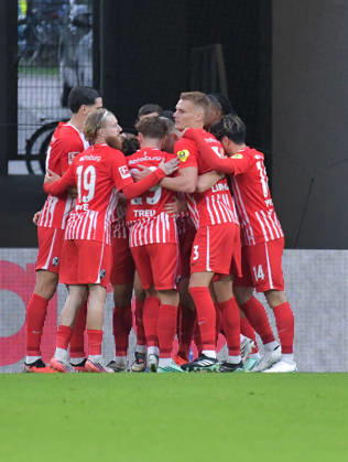 11.10.2026, xblx, Fussball 1.Bundesliga, SC Freiburg - FC Schalke 04 v.l. Maximilian Eggestein (SC Freiburg), Goal scored, Tor zum 1:0, celebrate the goal, Torjubel , Jubel, jubeln, jubelt, (DFL DFB REGULATIONS PROHIBIT ANY USE OF PHOTOGRAPHS as IMAGE SEQUENCES and or QUASI-VIDEO) Freiburg