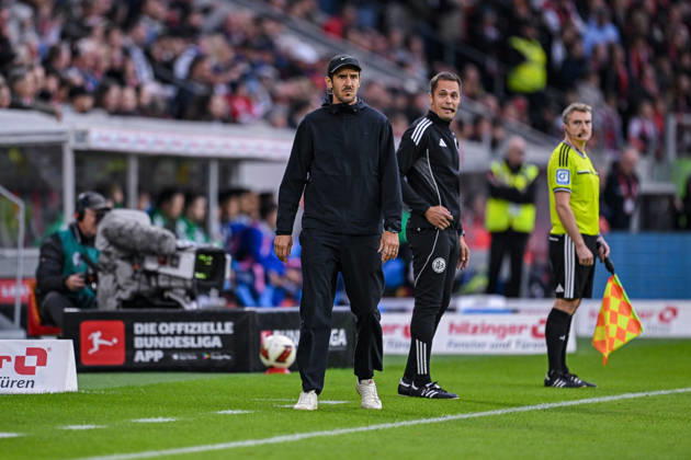 11.10.2026, Fussball, Saison 2026 2027, Bundesliga, SC Freiburg - FC Schalke 04, Trainer Julian Schuster (SC Freiburg) xRHR-FOTO YYx Copyright: KROEGER RHR-FOTOx RHR-FOTO YY