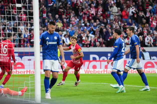 1. Bundesliga: SC Freiburg vs FC Schalke 04, 11.10.2026 Torjubel zum 1:0 durch Maximilian Eggestein (SC Freiburg, 8) 1. Bundesliga: SC Freiburg vs FC Schalke 04, Europa-Park-Stadion, 11.10.2026 DFB DFL REGULATIONS PROHIBIT ANY USE OF PHOTOGRAPHS AS IMAGE SEQUENCES AND OR QUASI-VIDEO. Copyright: xBEAUTIFULxSPORTS Boscox