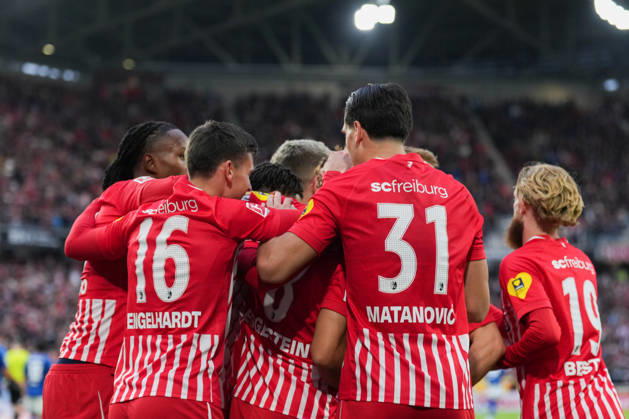 1. Bundesliga: SC Freiburg vs FC Schalke 04, 11.10.2026 Torjubel zum 1:0 durch Maximilian Eggestein (SC Freiburg, 8) 1. Bundesliga: SC Freiburg vs FC Schalke 04, Europa-Park-Stadion, 11.10.2026 DFB DFL REGULATIONS PROHIBIT ANY USE OF PHOTOGRAPHS AS IMAGE SEQUENCES AND OR QUASI-VIDEO. Copyright: xBEAUTIFULxSPORTS Boscox