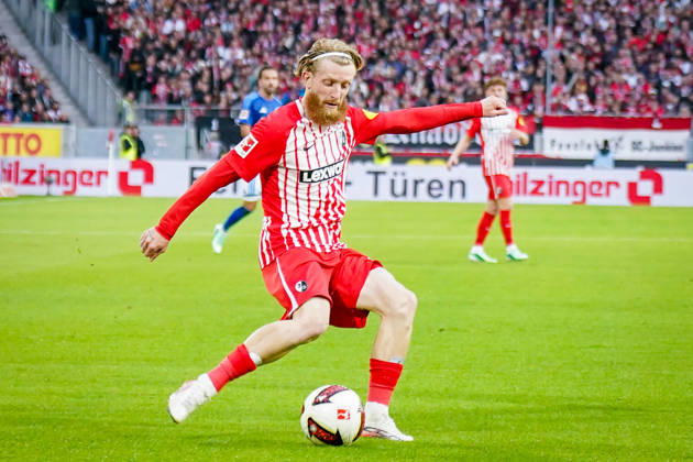 Deutschland: Fußball Bundesliga 2026 - 2027, 5. Spieltag - SC Freiburg - FC Schalke 04 - Europa-Park-Stadion (Freiburg): Niklas Beste (SC Freiburg, 19) Copyright: xJOERANxSTEINSIEKx