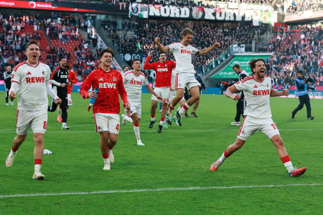1. Bundesliga - 26 27 - 1. FC Köln - Borussia Mönchengladbach am 11.10.2026 im RheinEnergieSTADION in Köln Jubel und Freude über den Derbysieg u.a. bei Isak Johannesson (Koeln 8) , Imad Rondic (Koeln 15)