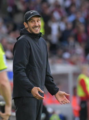 11.10.2026, xblx, Fussball 1.Bundesliga, SC Freiburg - FC Schalke 04 v.l. Trainer Julian Schuster (SC Freiburg) (DFL DFB REGULATIONS PROHIBIT ANY USE OF PHOTOGRAPHS as IMAGE SEQUENCES and or QUASI-VIDEO) Freiburg