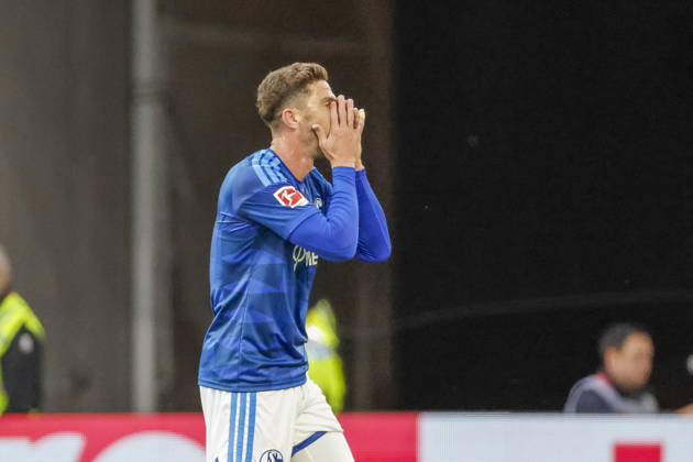 Robin Gosens (FC Schalke, 08) , Deutschland, Fussball, 1. Bundesliga, 5.Spieltag, 2026 2027, SC Freiburg vs. FC Schalke 04, 11.10.2026, Freiburg im Breisgau Europa-Park Stadion Deutschland Copyright: xGrantxHubbsx