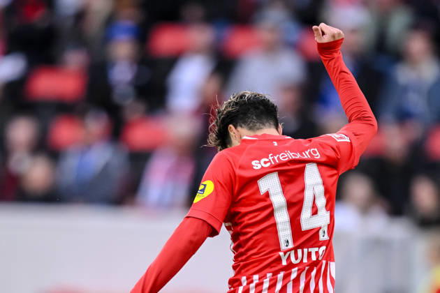 Yuito Suzuki (SC Freiburg) gestikuliert, gestik waehrend des spiels der 1. Bundesliga zwischen Club Freiburg und FC Schalke 04, Europa-Park Stadion am 11. October 2026 in Freiburg im Breisgau, Deutschland. (Foto von Harry Langer DeFodi Images) +++ Yuito Suzuki (SC Freiburg) gestures during the Bundesliga match between Sport-Club Freiburg and FC Schalke 04 at Europa-Park Stadion on October 11, 2026 in Freiburg im Breisgau, Germany. (Photo by Harry Langer DeFodi Images) DFB DFL REGULATIONS PROHIBIT ANY USE OF PHOTOGRAPHS AS IMAGE SEQUENCES AND OR QUASI-VIDEO. (Photo by Harry Langer DeFodi Images) DFB DFL REGULATIONS PROHIBIT ANY USE OF PHOTOGRAPHS AS IMAGE SEQUENCES AND OR QUASI-VIDEO. -