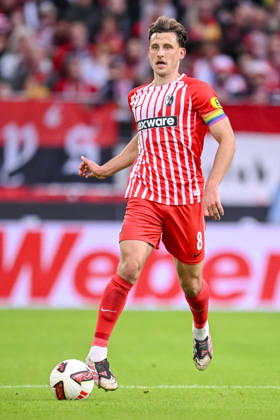 Maximilian Eggestein (SC Freiburg) in Aktion, am Ball, Einzelaktion waehrend des spiels der 1. Bundesliga zwischen Club Freiburg und FC Schalke 04, Europa-Park Stadion am 11. October 2026 in Freiburg im Breisgau, Deutschland. (Foto von Harry Langer DeFodi Images) +++ Maximilian Eggestein (SC Freiburg) controls the Ball during the Bundesliga match between Sport-Club Freiburg and FC Schalke 04 at Europa-Park Stadion on October 11, 2026 in Freiburg im Breisgau, Germany. (Photo by Harry Langer DeFodi Images) DFB DFL REGULATIONS PROHIBIT ANY USE OF PHOTOGRAPHS AS IMAGE SEQUENCES AND OR QUASI-VIDEO. (Photo by Harry Langer DeFodi Images) DFB DFL REGULATIONS PROHIBIT ANY USE OF PHOTOGRAPHS AS IMAGE SEQUENCES AND OR QUASI-VIDEO. -