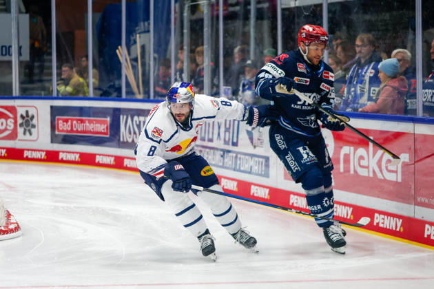 Tobias Rieder (EHC Red Bull Muenchen, 08) und Eric Martinsson (Schwenninger Wild Wings, 46) , GER, Schwenninger Wild Wings vs. EHC Red Bull Muenchen, Eishockey, PENNY DEL, 8. Spieltag, Spielzeit 2026 2027, 11.10.2026 GER, Schwenninger Wild Wings vs. EHC Red Bull Muenchen, Eishockey, PENNY DEL, 8. Spieltag, Spielzeit 2026 2027, 11.10.2026 Schwenningen Copyright: xEibner-Pressefoto KirstenxJaegerx