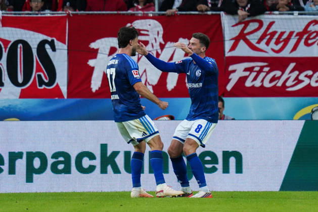1. Bundesliga: SC Freiburg vs FC Schalke 04, 11.10.2026 Torjubel zum 1:1 durch Adrian Gantenbein (FC Schalke 04, 17) 1. Bundesliga: SC Freiburg vs FC Schalke 04, Europa-Park-Stadion, 11.10.2026 DFB DFL REGULATIONS PROHIBIT ANY USE OF PHOTOGRAPHS AS IMAGE SEQUENCES AND OR QUASI-VIDEO. Copyright: xBEAUTIFULxSPORTS Boscox