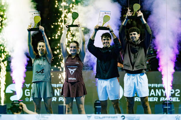 DÜSSELDORF, GERMANY - 11 OCTOBER 2026: Image shows award ceremony of CUPRA Germany Premier Padel P2 2026 Winners Arturo Coello (ESP), Agustin Tapia (ARG), Martina Calvo (ESP) and Claudia Fernandez Sanchez (ESP) during CUPRA Germany Premier Padel P2 2026 Day 8: Finals at CASTELLO Düsseldorf on 11 10 2026 in Düsseldorf, Germany. Germany Copyright: xFröhlichxPascalx