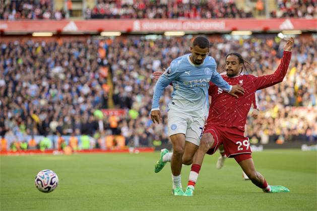 RECORD DATE NOT STATED Football - FA Premier League - Liverpool FC v Manchester City FC LIVERPOOL, ENGLAND - Sunday, October 11, 2026: Liverpool s Bradley Barcola challenges Manchester City s Iliman Ndiaye (L) during the FA Premier League match between Liverpool FC and Manchester City FC at Anfield. (Photo by David Rawcliffe Propaganda) LIVERPOOL Anfield MERSEYSIDE ENGLAND  Copyright: xDavidxRawcliffex 2026-10-11-Liverpool_v_Man_City-039