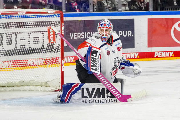 Eishockey Penny-DEL 8.Spieltag Kölner Haie - Nürnberg Ice Tigers am 11.10.2026 in der Lanxess Arena in Köln Niklas Treutle ( Nürnberg ) Gemäß den Vorgaben der DEL Deutsche Eishockey Liga ist die Publikation und Weiterverwertung der Aufnahmen in elektronischen Medien und Endgeräten aller Art während des laufenden Spiels nicht zulässig.