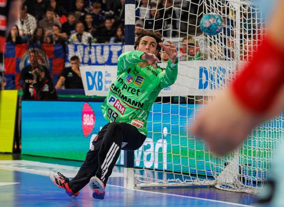 11.10.2026 - Handball - 1. Bundesliga OPEL HBL - Saison 2026 2027 - 08. Spieltag: HC Erlangen Metropolregion Nürnberg HCE - MT Melsungen - DaMa - xdaxmax - Tin Herceg (99, HC Erlangen HCE )