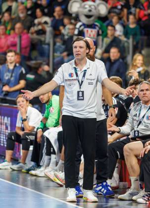 11.10.2026 - Handball - 1. Bundesliga OPEL HBL - Saison 2026 2027 - 08. Spieltag: HC Erlangen Metropolregion Nürnberg HCE - MT Melsungen - DaMa - xdaxmax - Johannes Sellin ( Trainer HC Erlangen HCE ) nachdenklich enttäuscht Enttäuschung