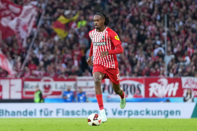 Jordy Makengo (SC Freiburg, 33) am Ball , Deutschland, Fussball, 1. Bundesliga, 5.Spieltag, 2026 2027, SC Freiburg vs. FC Schalke 04, 11.10.2026, Europa-Park Stadion, Freiburg Freiburg Europa-Park Stadion Baden-Württemberg Deutschland Copyright: xArnexAmbergx