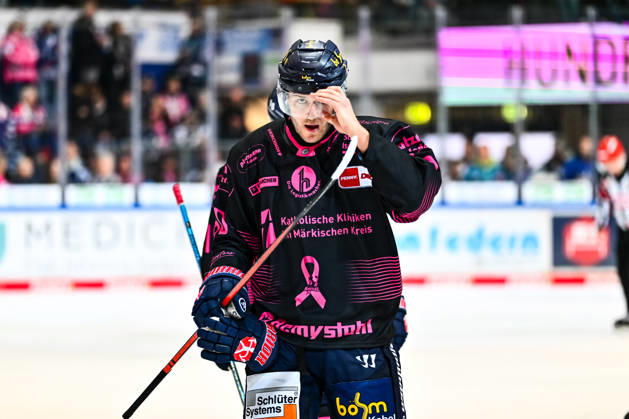 Peter Spornberger (Iserlohn Roosters, 50), GER, Iserlohn Roosters vs. Grizzlys Wolfsburg, Eishockey, Penny-DEL, 08. Spieltag, Spielzeit 2026 2027, 11.10.2026, GER, Iserlohn Roosters vs. Grizzlys Wolfsburg, Eishockey, Penny-DEL, 08. Spieltag, Spielzeit 2026 2027, 11.10.2026 Iserlohn Copyright: xJonasxBrockmann Eibner-Pressefotox EP_JBN