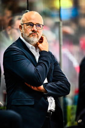 Feature, Symbolfoto, Stefan Nyman (Cheftrainer, Headcoach, Iserlohn Roosters), GER, Iserlohn Roosters vs. Grizzlys Wolfsburg, Eishockey, Penny-DEL, 08. Spieltag, Spielzeit 2026 2027, 11.10.2026, GER, Iserlohn Roosters vs. Grizzlys Wolfsburg, Eishockey, Penny-DEL, 08. Spieltag, Spielzeit 2026 2027, 11.10.2026 Iserlohn Copyright: xJonasxBrockmann Eibner-Pressefotox EP_JBN