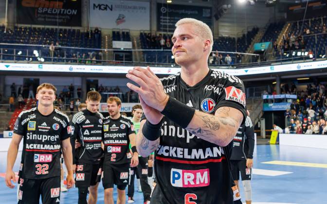 11.10.2026 - Handball - 1. Bundesliga OPEL HBL - Saison 2026 2027 - 08. Spieltag: HC Erlangen Metropolregion Nürnberg HCE - MT Melsungen - DaMa - xdaxmax - Jubel Freude nach Spielende - Marek Nissen (6, HC Erlangen HCE ) applaudiert klatscht in die Hände Zuschauer Publikum Fans zu