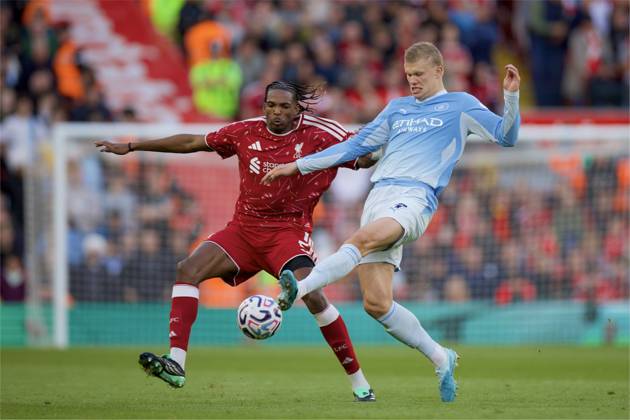 RECORD DATE NOT STATED Football - FA Premier League - Liverpool FC v Manchester City FC LIVERPOOL, ENGLAND - Sunday, October 11, 2026: Liverpool s JÃ rÃ my Jacquet and Manchester City s Erling Haaland (R) during the FA Premier League match between Liverpool FC and Manchester City FC at Anfield. (Photo by David Rawcliffe Propaganda) LIVERPOOL Anfield MERSEYSIDE ENGLAND  Copyright: xDavidxRawcliffex 2026-10-11-Liverpool_v_Man_City-069