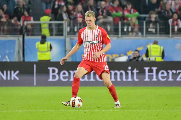 Matthias Ginter (SC Freiburg, 28) mit Ball. GER, SC Freiburg vs Schalke 04, Fussball, Bundesliga, 5. Spieltag, Saison 2026 2027, 11.10.2026 DFL DFB REGULATIONS PROHIBIT ANY USE OF PHOTOGRAPHS AS IMAGE SEQUENCES AND OR QUASI-VIDEO GER, SC Freiburg vs Schalke 04, Fussball, Bundesliga, 5. Spieltag, Saison 2026 2027, 11.10.2026 Freiburg Copyright: xEibner-Pressefotox EP_THS
