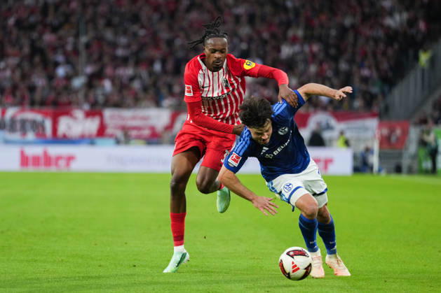 1. Bundesliga: SC Freiburg vs FC Schalke 04, 11.10.2026 Zweikampf zwischen Adrian Gantenbein (FC Schalke 04, 17) und Jordy Makengo (SC Freiburg, 33) 1. Bundesliga: SC Freiburg vs FC Schalke 04, Europa-Park-Stadion, 11.10.2026 DFB DFL REGULATIONS PROHIBIT ANY USE OF PHOTOGRAPHS AS IMAGE SEQUENCES AND OR QUASI-VIDEO. Copyright: xBEAUTIFULxSPORTS Boscox