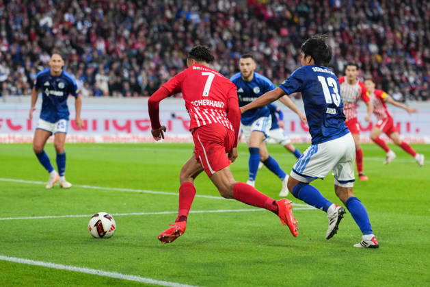 1. Bundesliga: SC Freiburg vs FC Schalke 04, 11.10.2026 Zweikampf zwischen Satoshi Tanaka (FC Schalke 04, 13) und Derry Scherhant (SC Freiburg, 7) 1. Bundesliga: SC Freiburg vs FC Schalke 04, Europa-Park-Stadion, 11.10.2026 DFB DFL REGULATIONS PROHIBIT ANY USE OF PHOTOGRAPHS AS IMAGE SEQUENCES AND OR QUASI-VIDEO. Copyright: xBEAUTIFULxSPORTS Boscox
