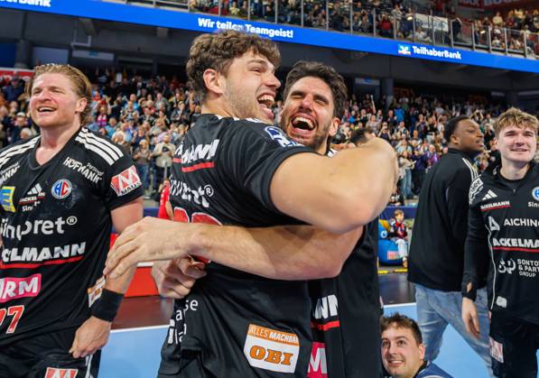 11.10.2026 - Handball - 1. Bundesliga OPEL HBL - Saison 2026 2027 - 08. Spieltag: HC Erlangen Metropolregion Nürnberg HCE - MT Melsungen - DaMa - xdaxmax - Jubel Freude nach Spielende - Tobias Buck (39, HC Erlangen HCE ) Eloy Morante Maldonado (22, HC Erlangen HCE )