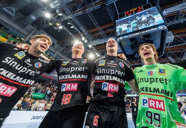 11.10.2026 - Handball - 1. Bundesliga OPEL HBL - Saison 2026 2027 - 08. Spieltag: HC Erlangen Metropolregion Nürnberg HCE - MT Melsungen - DaMa - xdaxmax - Jubel Freude nach Spielende - Tobias Buck (39, HC Erlangen HCE ) Sebastian Firnhaber (18, HC Erlangen HCE ) Marek Nissen (6, HC Erlangen HCE ) Tin Herceg (99, HC Erlangen HCE )
