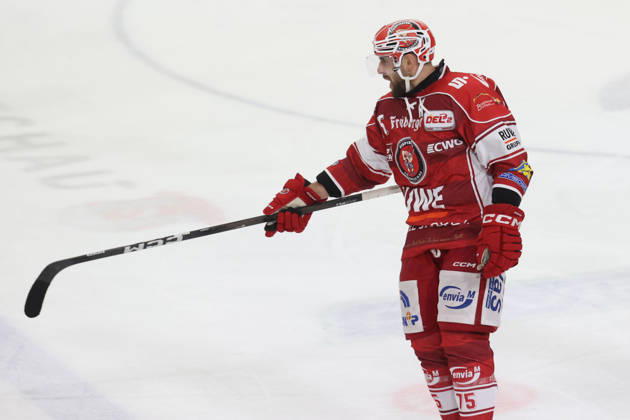 Sahnpark Crimmitschau 11.10.2026 Saison 2026 27 Eishockey 2. Bundesliga Hauptrunde Spiel 8. Kunsteisstadion Sachsen Sachsenderby Derby Eispiraten Eispiraten - Bietigheim Steelers Denis Shevyrin EPC außer sich Crimmitschau Sachsen Germany