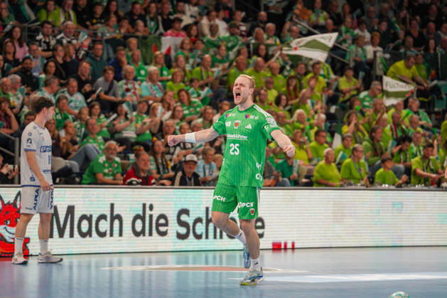 Im Bild: , Tor, Treffer, Jubel, Torjubel, Freude, Begeisterung, feiert, jubelt, Matthes Langhoff (Fuechse Berlin, 25) 11.10.2026, Fuechse Berlin - TVB Lemgo Lippe, HBL, Handball-Bundesliga, Saison 2026 27, Max-Schmeling-Halle Copyright: HMBxMedia xPascalxSpanehl