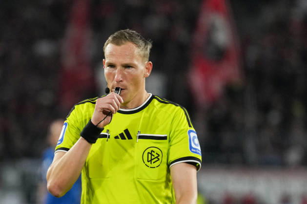 1. Bundesliga: SC Freiburg vs FC Schalke 04, 11.10.2026 Martin Petersen (Schiedsrichter) 1. Bundesliga: SC Freiburg vs FC Schalke 04, Europa-Park-Stadion, 11.10.2026 DFB DFL REGULATIONS PROHIBIT ANY USE OF PHOTOGRAPHS AS IMAGE SEQUENCES AND OR QUASI-VIDEO. Copyright: xBEAUTIFULxSPORTS Boscox