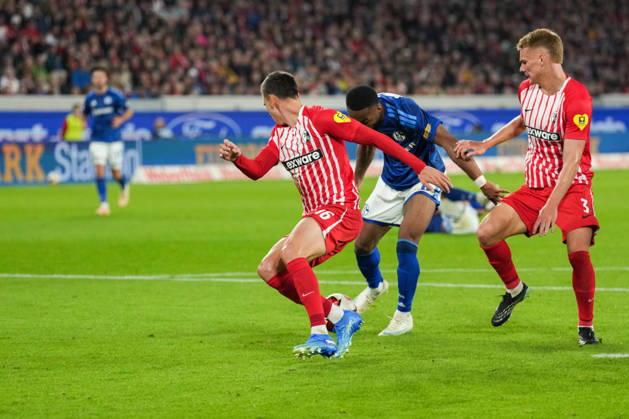 1. Bundesliga: SC Freiburg vs FC Schalke 04, 11.10.2026 Moussa Sylla (FC Schalke 04, 9) mit einer Chance im Freiburger Sechszehner im Zweikampf mit Yannik Engelhardt (SC Freiburg, 16) 1. Bundesliga: SC Freiburg vs FC Schalke 04, Europa-Park-Stadion, 11.10.2026 DFB DFL REGULATIONS PROHIBIT ANY USE OF PHOTOGRAPHS AS IMAGE SEQUENCES AND OR QUASI-VIDEO. Copyright: xBEAUTIFULxSPORTS Boscox