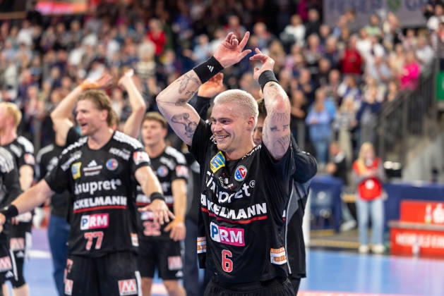 Freude bei Marek Nissen (HC Erlangen, 06) nach dem Sieg GER, HC Erlangen vs. MT Melsungen, Handball, Opel Handball-Bundesliga, 8. Spieltag, Spielzeit 2026 2027, 11.10.2026 GER, HC Erlangen vs. MT Melsungen, Handball, Opel Handball-Bundesliga, 8. Spieltag, Spielzeit 2026 2027, 11.10.2026 Nuernberg Copyright: xEibner-Pressefoto ArdanxFuessmanx EP_AFN