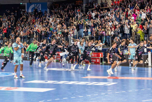 Jubel zum Sieg bei der Mannschaft GER, HC Erlangen vs. MT Melsungen, Handball, Opel Handball-Bundesliga, 8. Spieltag, Spielzeit 2026 2027, 11.10.2026 GER, HC Erlangen vs. MT Melsungen, Handball, Opel Handball-Bundesliga, 8. Spieltag, Spielzeit 2026 2027, 11.10.2026 Nuernberg Copyright: xEibner-Pressefoto ArdanxFuessmanx EP_AFN