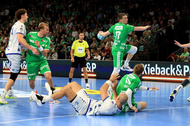 11.10.2026, GER Deutschland, Handball, 1.Bundesliga, 27.08.2026, Saison 2026 2027, Berlin, Fuechse Berlin vs TBV Lemgo Lippe Nils Lichtlein ( Fuechse Berlin 17 ), Mathias Gidsel ( Fuechse Berlin 19 ), Christian O Sullivan ( Lemgo 9 ) nordphoto GmbH Engler Berlin Max-Schmeling-Halle Berlin Deutschland Copyright: xNordphotox xEnglerx