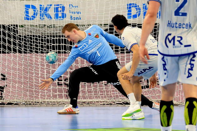 11.10.2026, GER Deutschland, Handball, 1.Bundesliga, 27.08.2026, Saison 2026 2027, Berlin, Fuechse Berlin vs TBV Lemgo Lippe Lasse Ludwig ( Fuechse Berlin 1 ), Samuel Zehnder ( Lemgo 4 ) nordphoto GmbH Engler Berlin Max-Schmeling-Halle Berlin Deutschland Copyright: xNordphotox xEnglerx