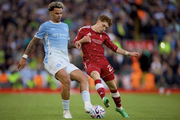 RECORD DATE NOT STATED Football - FA Premier League - Liverpool FC v Manchester City FC LIVERPOOL, ENGLAND - Sunday, October 11, 2026: Manchester City s Nico O Reilly and Liverpool s Victor Munoz during the FA Premier League match between Liverpool FC and Manchester City FC at Anfield. (Photo by David Rawcliffe Propaganda) LIVERPOOL Anfield MERSEYSIDE ENGLAND  Copyright: xDavidxRawcliffex 2026-10-11-Liverpool_v_Man_City-105
