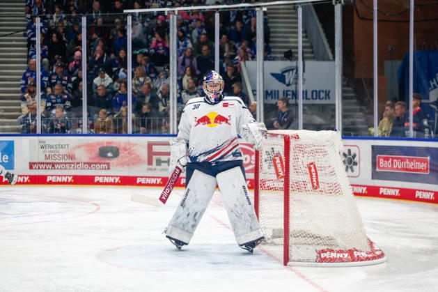 Antoine Bibeau (EHC Red Bull Muenchen, 30), GER, Schwenninger Wild Wings vs. EHC Red Bull Muenchen, Eishockey, PENNY DEL, 8. Spieltag, Spielzeit 2026 2027, 11.10.2026 GER, Schwenninger Wild Wings vs. EHC Red Bull Muenchen, Eishockey, PENNY DEL, 8. Spieltag, Spielzeit 2026 2027, 11.10.2026 Schwenningen Copyright: xEibner-Pressefoto KirstenxJaegerx