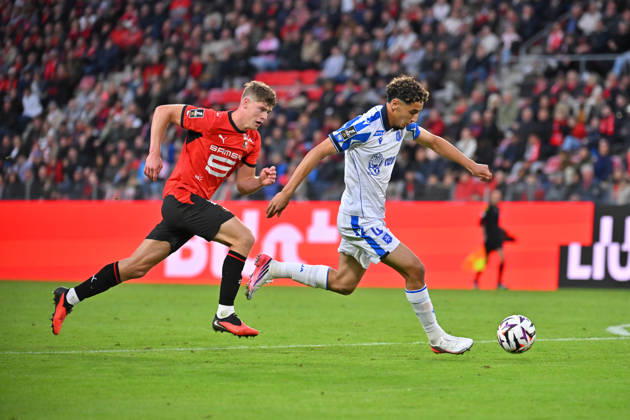 Stade Rennais FC v AJ Auxerre - Ligue 1 McDonald s 2026 2027 Charlie CRESSWELL of Stade Rennais and Youssef Khoudda of Auxerre during Ligue 1 McDonald s match between Rennes and Auxerre at Roazhon Park on October 11, 2026 in Rennes, France. Rennes France  Copyright: xIconxSportx 776573388