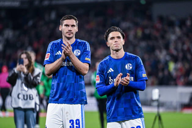 11.10.2026, Fussball, Saison 2026 2027, Bundesliga, SC Freiburg - FC Schalke 04, Maximilian Wöber (FC Schalke 04), Soufiane El-Faouzi (FC Schalke 04) xRHR-FOTO YYx Copyright: KROEGER RHR-FOTOx RHR-FOTO YY