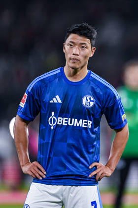 11.10.2026, Fussball, Saison 2026 2027, Bundesliga, SC Freiburg - FC Schalke 04, Die Spieler des FC Schalke 04 sind nach Spielschluss enttäuscht, Hee-chan Hwang (FC Schalke 04) xRHR-FOTO YYx Copyright: KROEGER RHR-FOTOx RHR-FOTO YY
