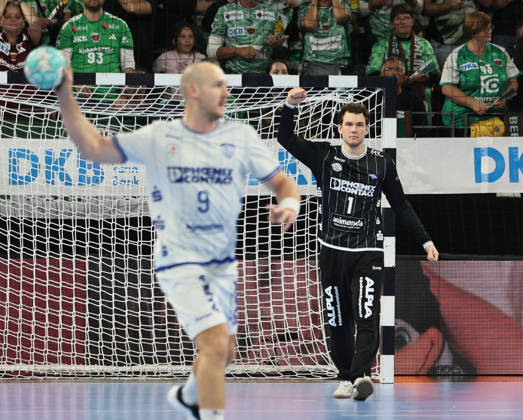 GER HBL Saison 2026 2027 FÜCHSE Berlin vs. TBV Lemgo, 11.10.26, MAX-SCHMELING-HALLE, Berlin, Constantin MÖSTL (TBV Lemgo Lippe 1), Faust, souverän, nach erfolgreicher Parade