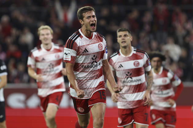 Tim Oberdorf (Fortuna Duesseldorf) Torjubel, jubelt nach seinem Treffer zum 1:0 waehrend des Spiels der 3. Liga zwischen Fortuna Duesseldorf und SC Verl, Merkur Spiel-Arena am 11. October 2026 in Duesseldorf, Deutschland. (Foto von Oliver Kaelke DeFodi Images) +++ Tim Oberdorf (Fortuna Duesseldorf) celebrates after scoring his team s first goal during the 3. Liga match between Fortuna Duesseldorf and SC Verl at Merkur Spiel-Arena on October 11, 2026 in Dusseldorf, Germany. (Photo by Oliver Kaelke DeFodi Images) DFB DFL REGULATIONS PROHIBIT ANY USE OF PHOTOGRAPHS AS IMAGE SEQUENCES AND OR QUASI-VIDEO. (Photo by Oliver Kaelke DeFodi Images) -