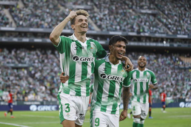 ESP: Real Betis - CA Osasuna. La Liga EA Sports. Matchday 8. Diego Llorente of Real Betis during the La Liga EA Sports match between Real Betis and CA Osasuna played at La Cartuja Stadium on Oct 11, 2026 in Sevilla, Spain. kpng Copyright: xAntonioxPozox xPRESSINPHOTOx AP_2627_BET_OSA_028