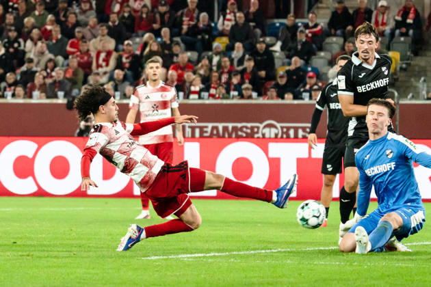 Deutschland: 3. Liga 2026 2027 Fortuna Düsseldorf vs. SC Verl 8. Spieltag 12.10.2026 Merkur Spiel-Arena (Nordrhein-Westfalen) Anas Slimani (Fortuna Dusseldorf, 34) Timo Schlieck (SC Verl, 1) Copyright: xCelinaxLeiersx